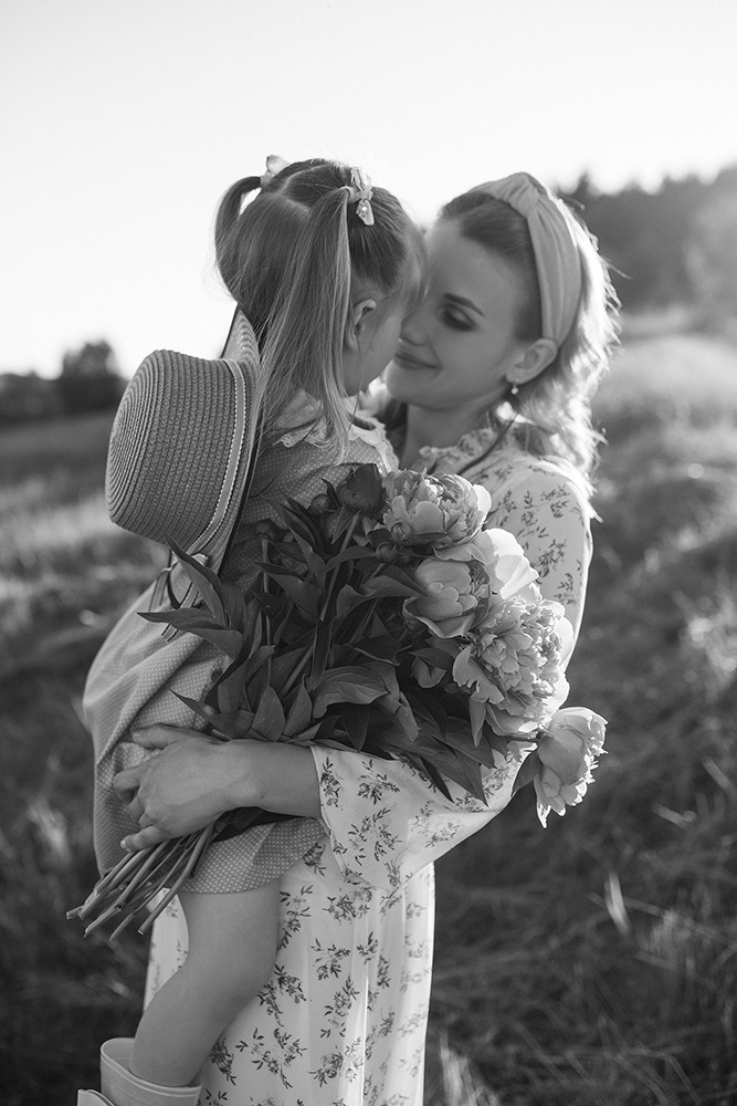 Мама Настя и маленькая София. Свадебный и семейный фотограф в Белгороде Евгения Курочкина