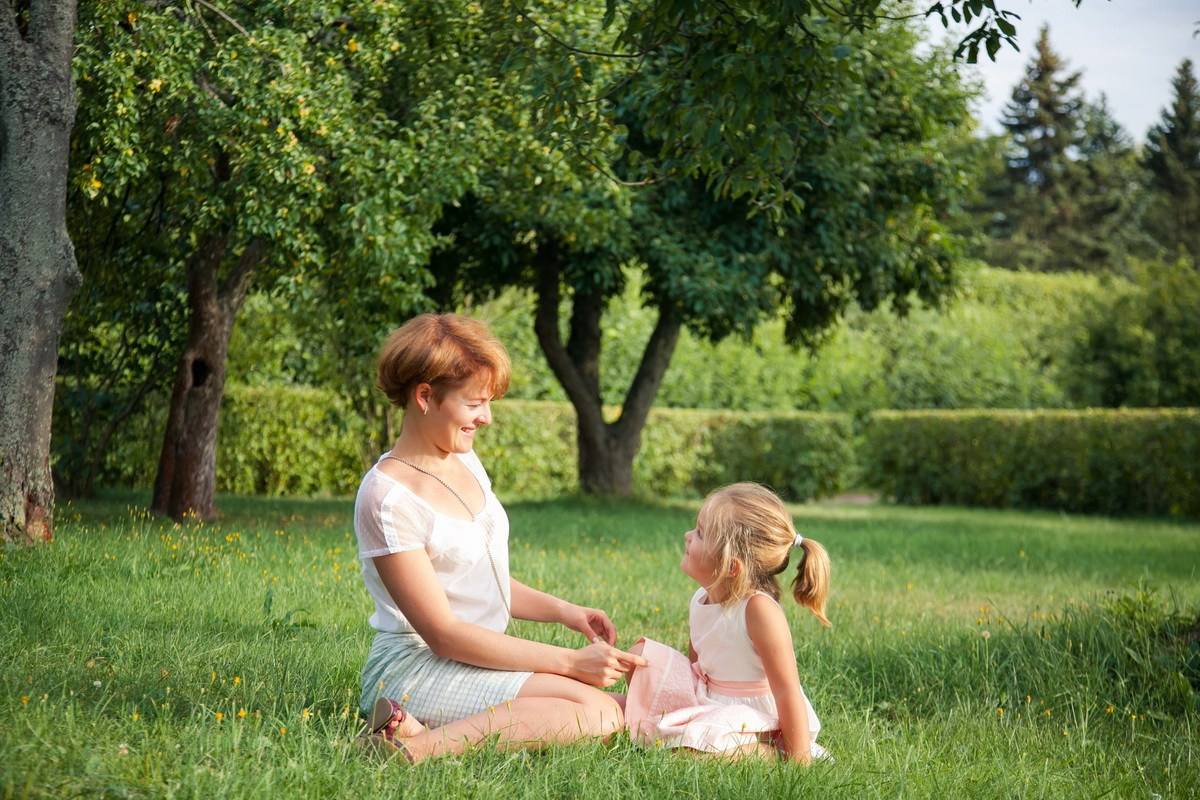 Семейная фотосессия в Петергофе. Фотограф крещение венчание в Петербурге! Помогает подобрать храм и посоветовал душевного батюшку в СПб