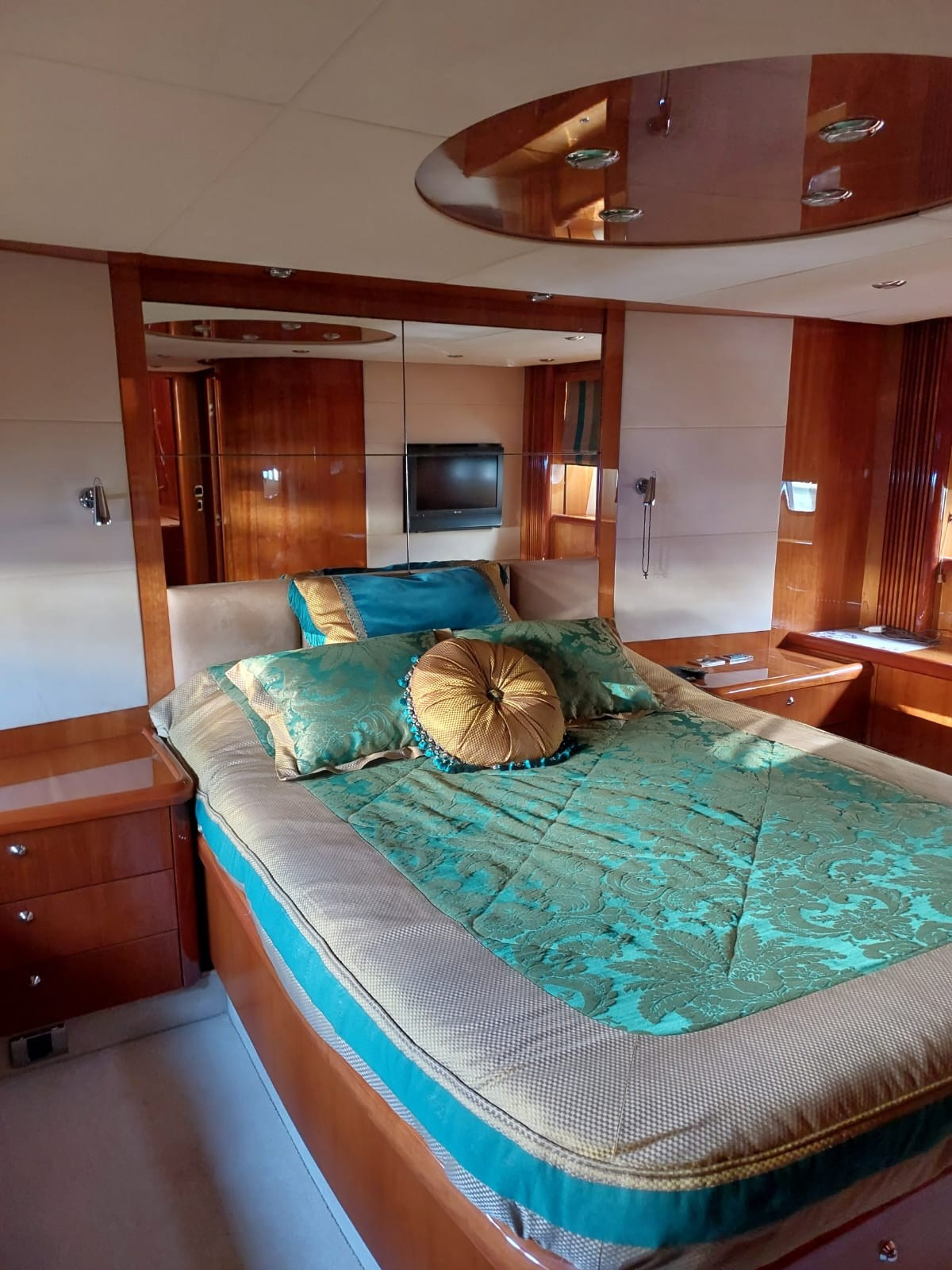 ПРЕМИУМ VIP ЯХТЫ В СОЧИ. Аренда Яхт в Сочи от Эконом до Премиум Класса