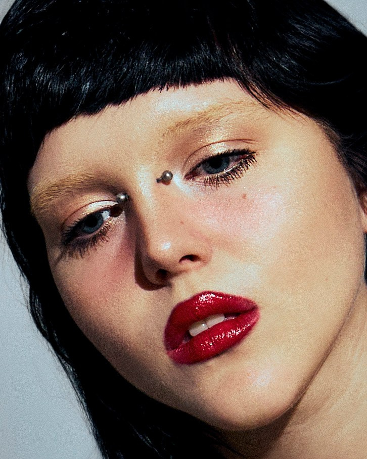 Sandra (lumpenmen). Arina Kharakhashian