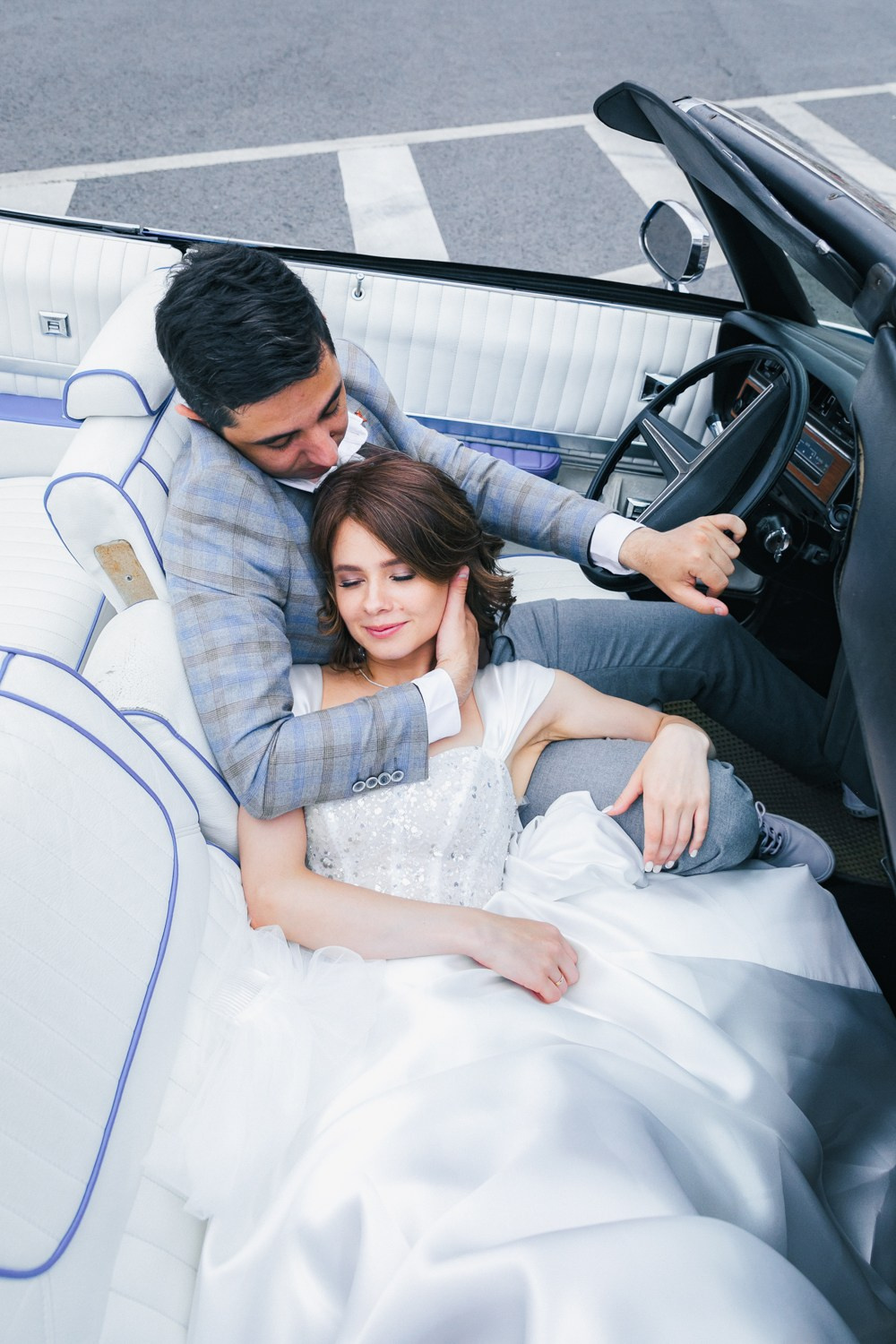 свадебное платье в спб, найти свадебный салон, букет для невесты, хороший ведущий на свадьбу, костюм для жениха, платье для невесты,  подшить свадебное платье, ателье свадебное, фотограф на свадьбу, выпуск, праздник, венчание