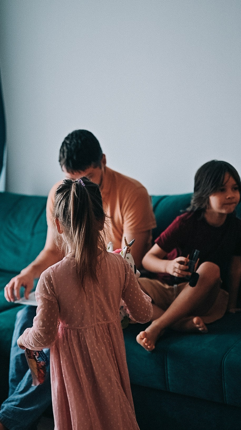Семейное утро. Ксения, Михаил, Элиза, Даниэль. Семейный фотограф в Москве Дарья Пузикова