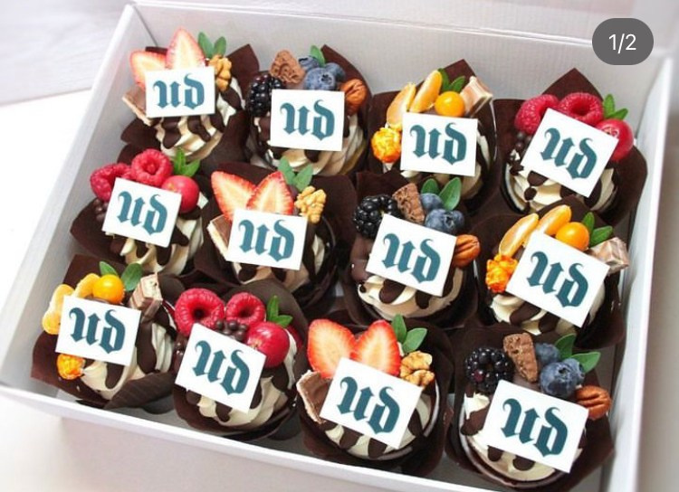 Капкейки стандартные с логотипом. Katyasugarsugar капкейки, зефир, торты Москва