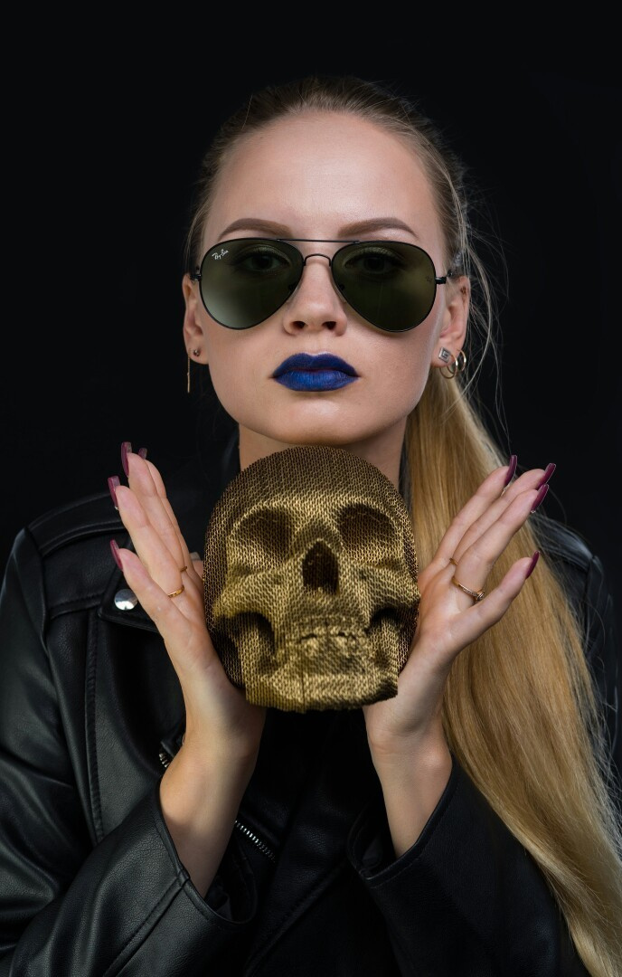 макияж с синей помадой для журнальной съемки