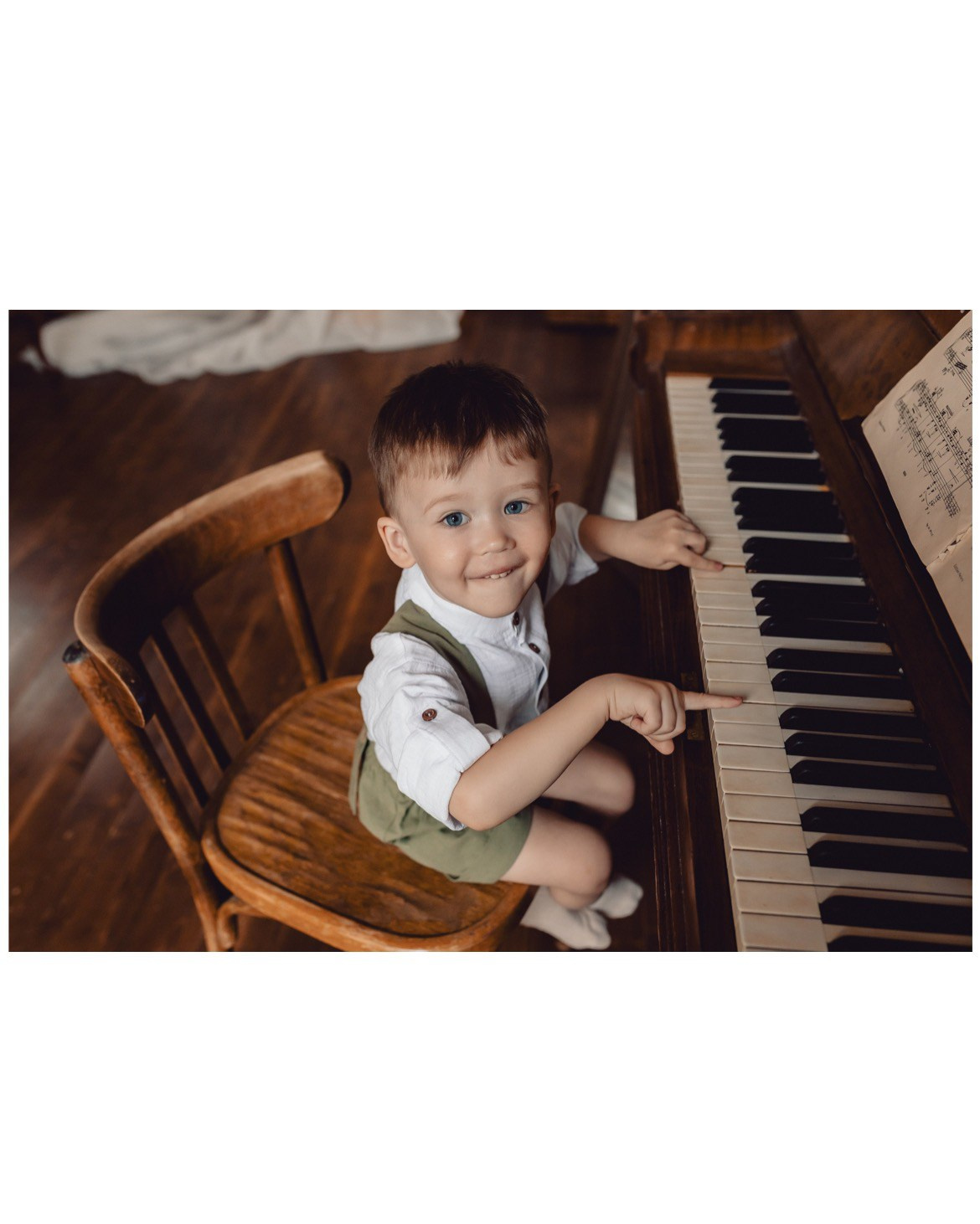 Два маминого крыла