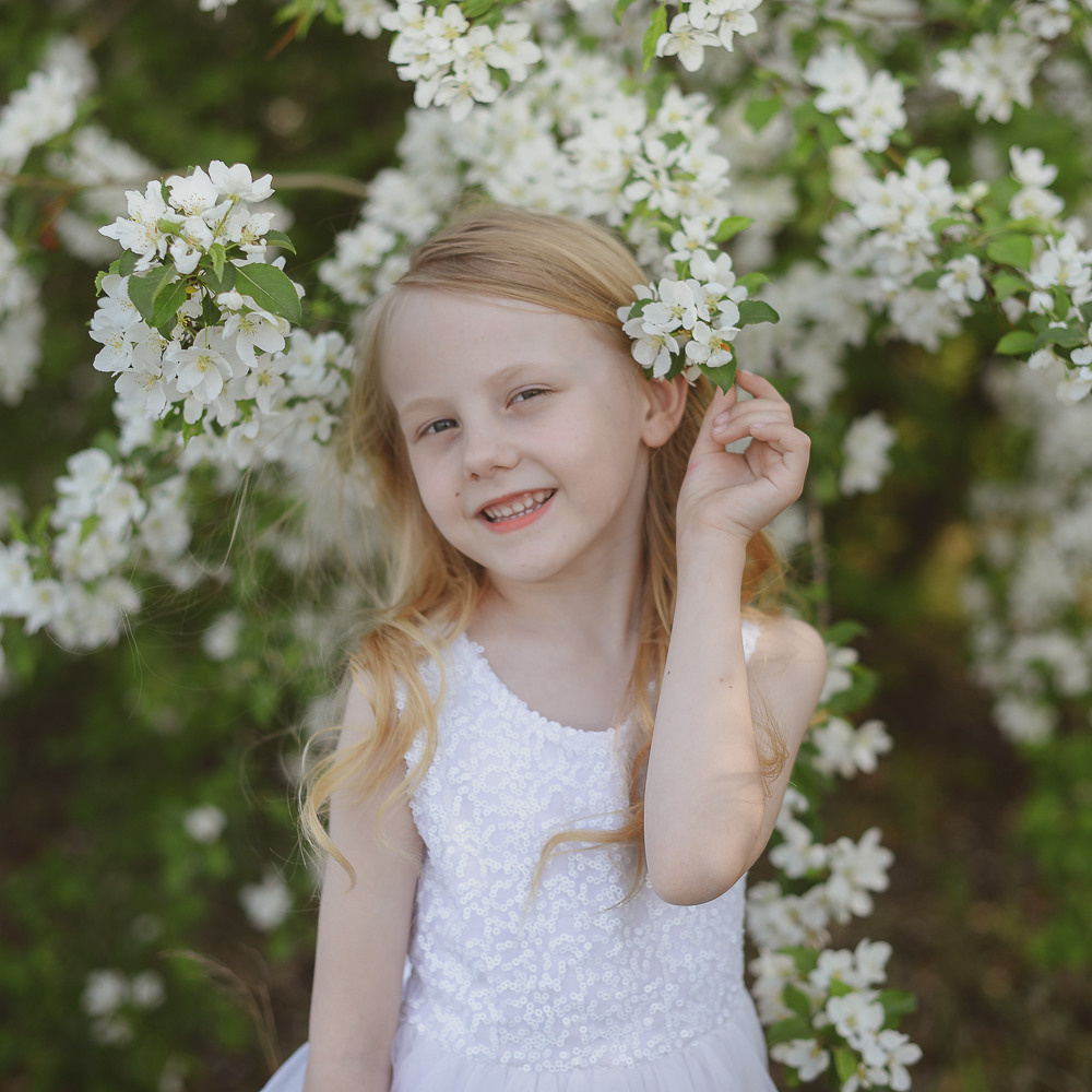 Фотосессия в Цветущих Яблонях. Свадебный и семейный фотограф Барнаул Новоалтайск