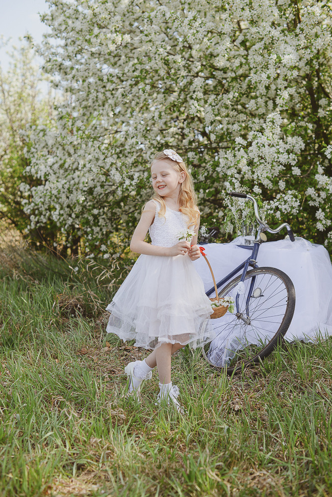 Фотосессия в Цветущих Яблонях. Свадебный и семейный фотограф Барнаул Новоалтайск
