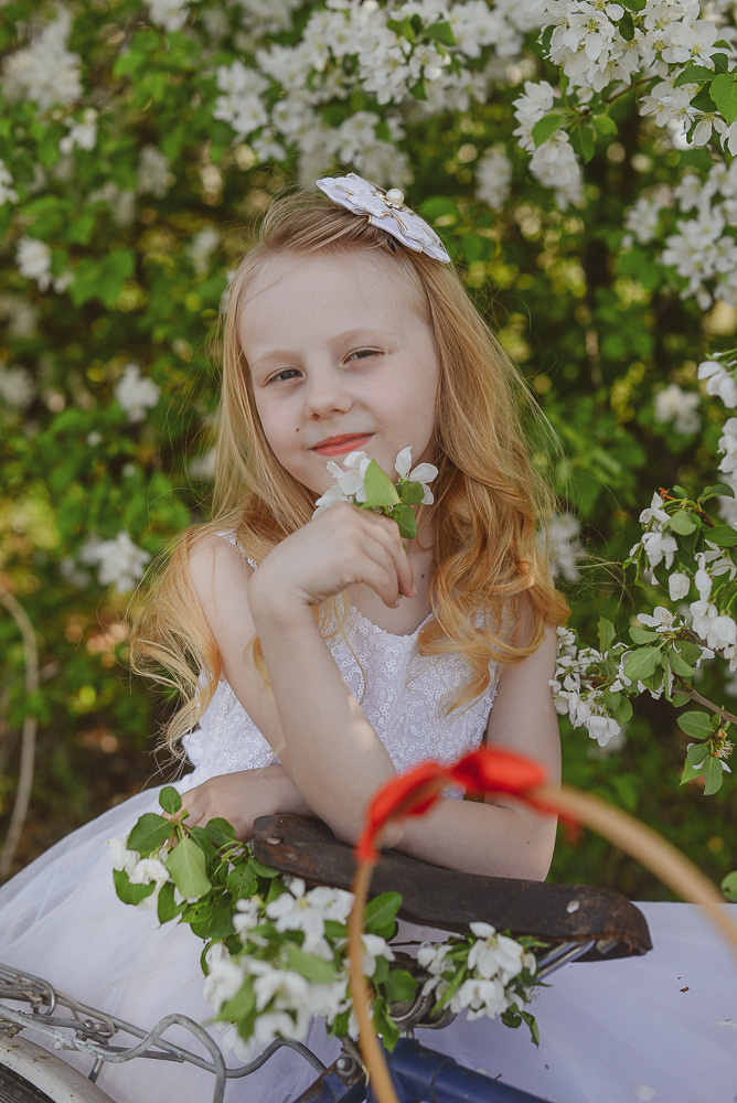 Фотосессия в Цветущих Яблонях. Свадебный и семейный фотограф Барнаул Новоалтайск