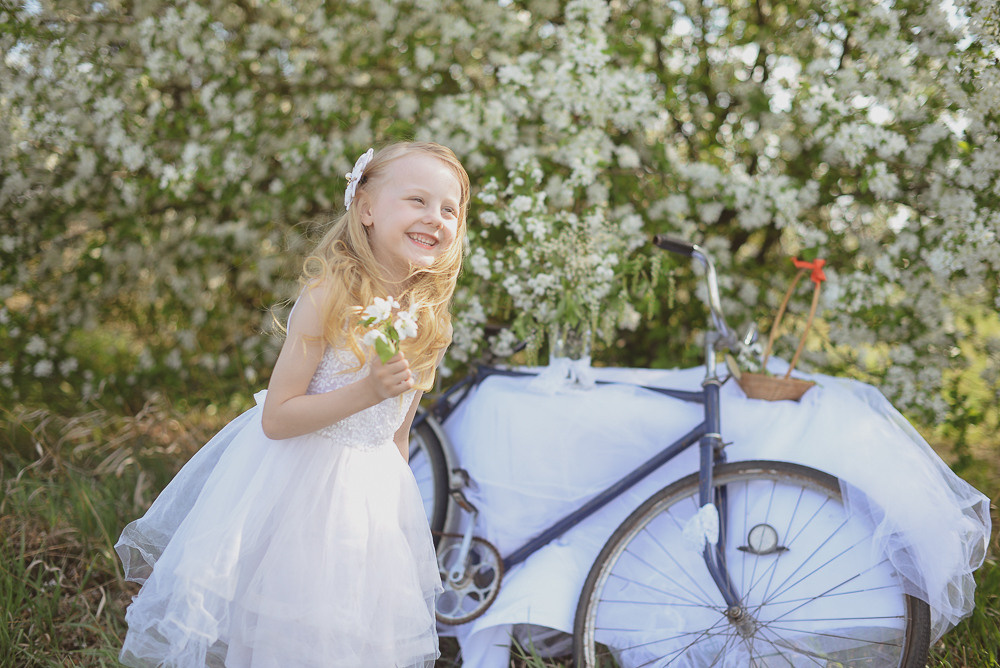 Фотосессия в Цветущих Яблонях. Свадебный и семейный фотограф Барнаул Новоалтайск