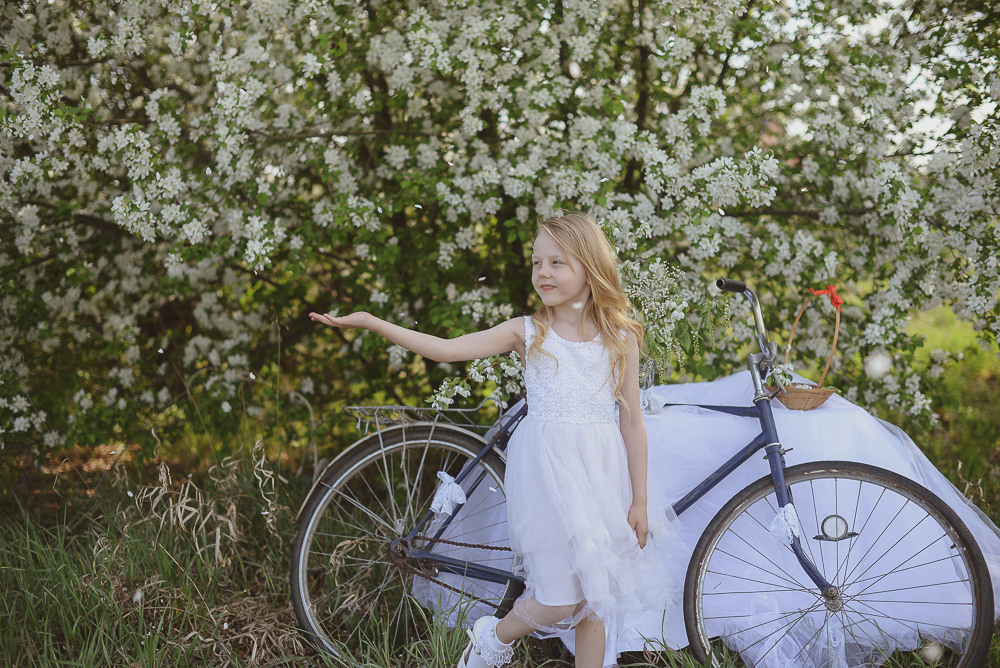 Фотосессия в Цветущих Яблонях. Свадебный и семейный фотограф Барнаул Новоалтайск