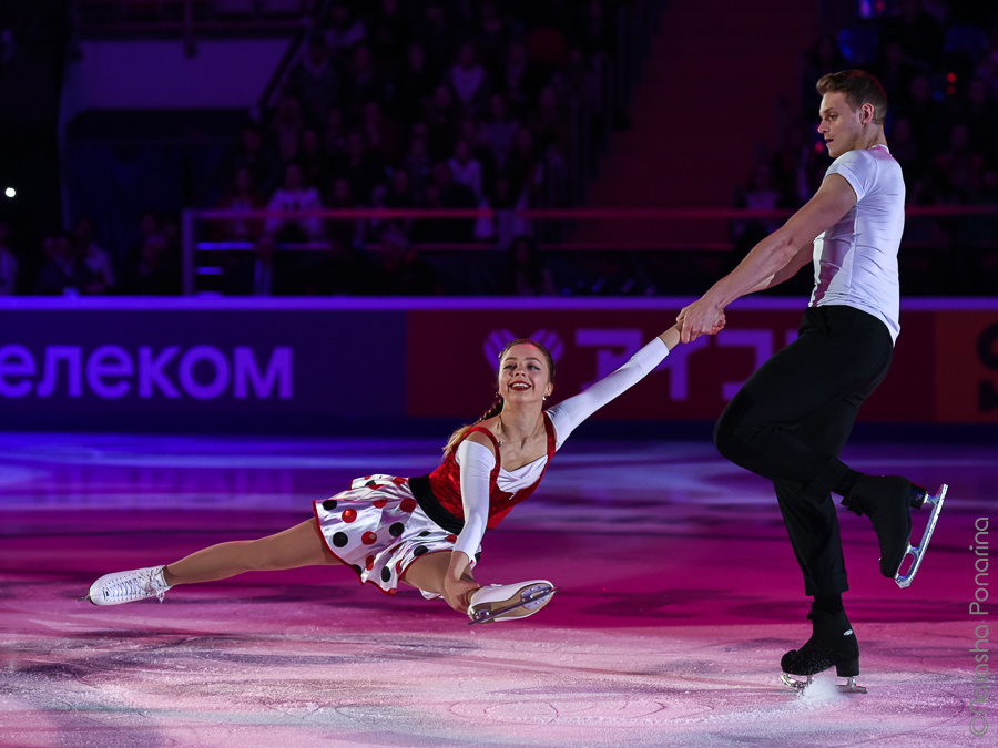 Alexandra Boikova - Dmitri Kozlovskii. Gala.  Rostelecom cup 2019. Russian figure skating photographer from Saint-Petersburg