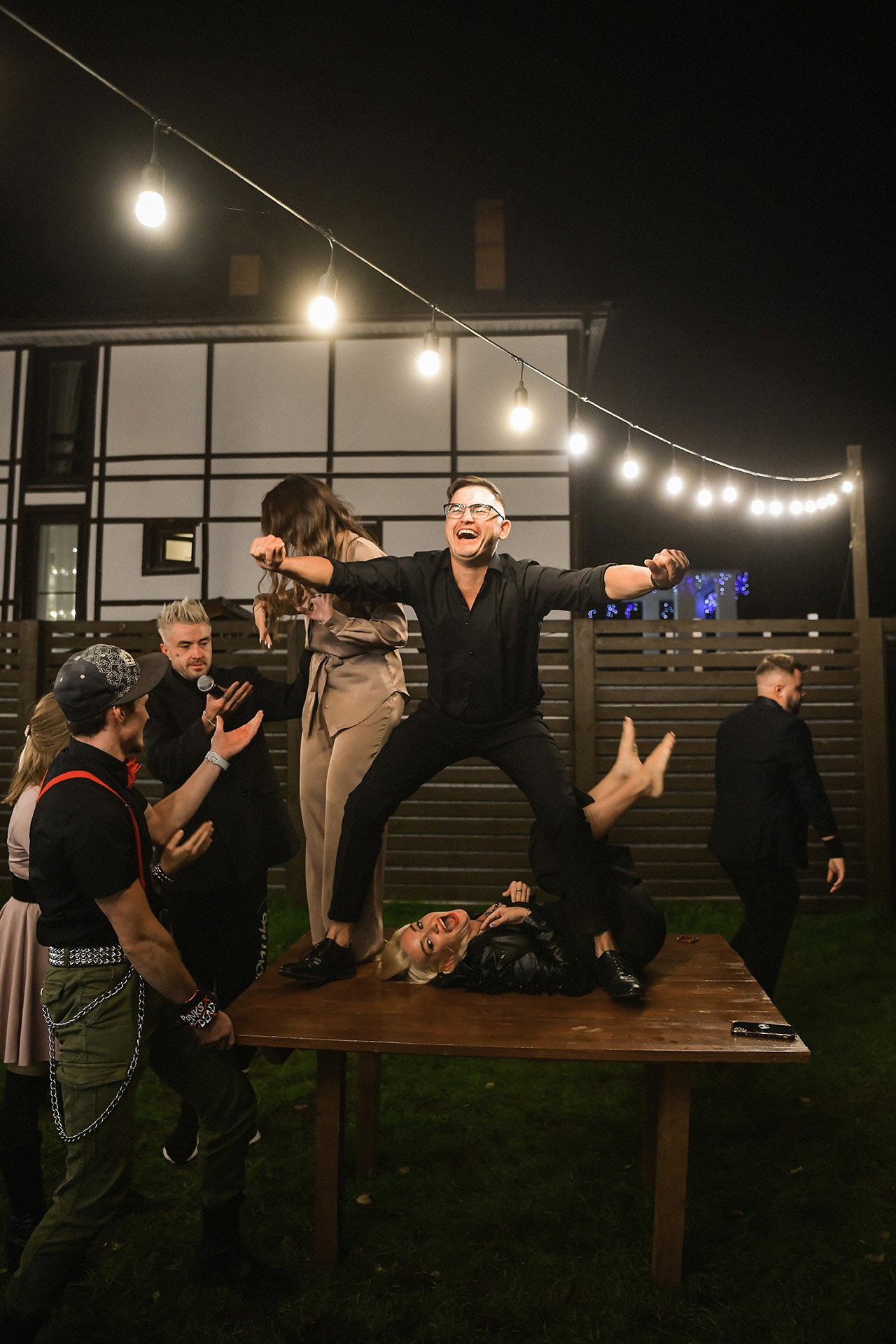 🔥 Саша и Катя — драйвовая свадебная вечеринка Красноярска в Шато white. 📸 Свадебный и семейный фотограф в Красноярске Тихомиров Евгений | 17 лет опыта | 800+ свадеб