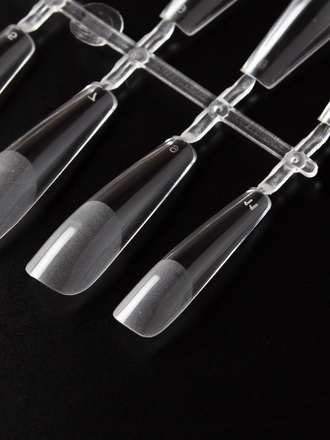 Типсы на чёрном. Александр Стряпунин — предметный фотограф в Улан-Удэ