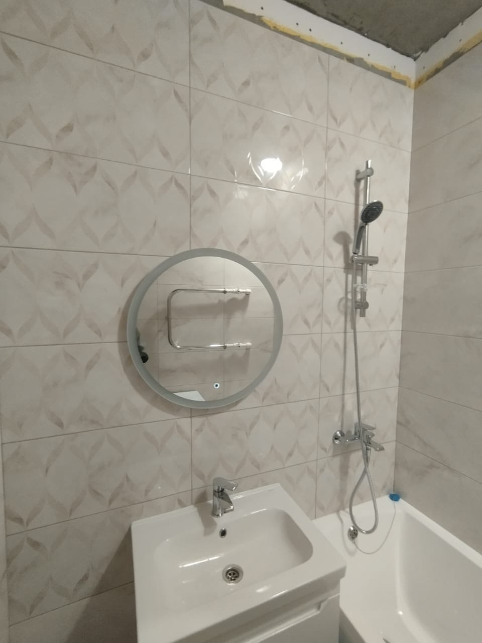 Ванная комната (ул. Тэцевская д. 4а). Ремонт санузла, туалета, ванной под ключ в Казани. Укладка плитки