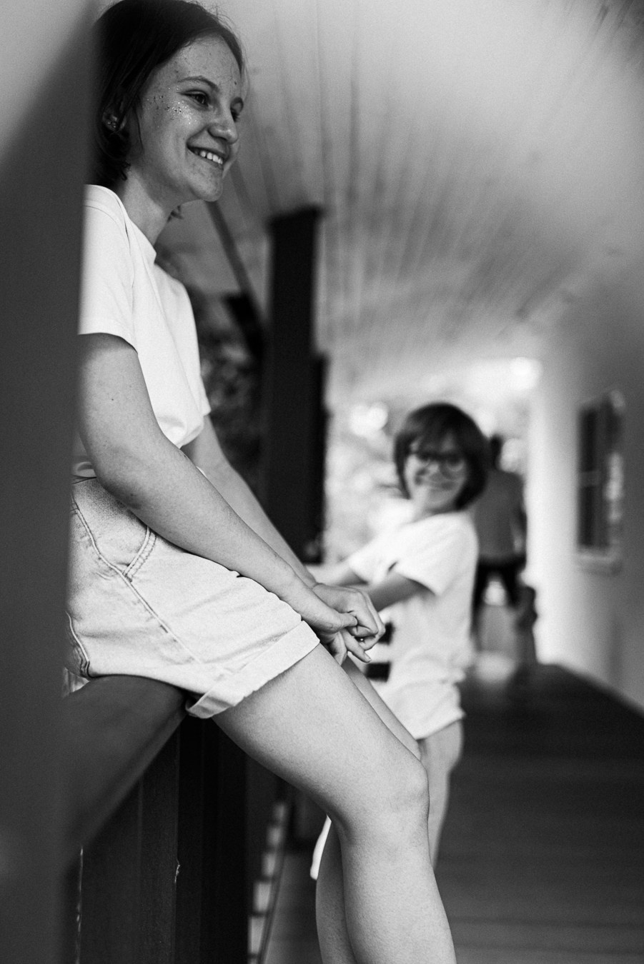 Коля, Ксюша, Саша, Андрей, Кира и бабушки | на даче