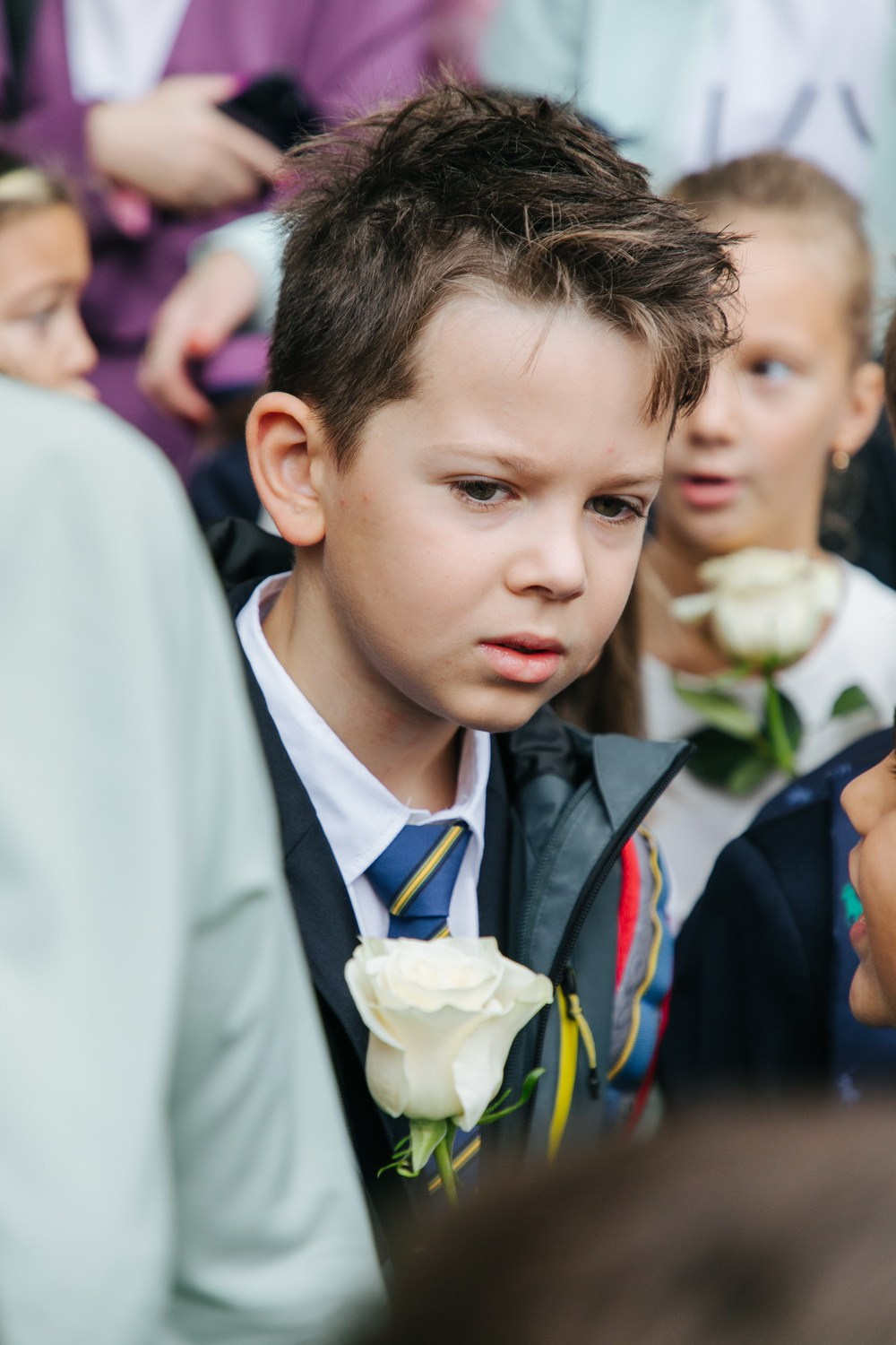 Школьники 1 сентября, линейка. Фотограф крещение венчание в Петербурге! Помогает подобрать храм и посоветовал душевного батюшку в СПб
