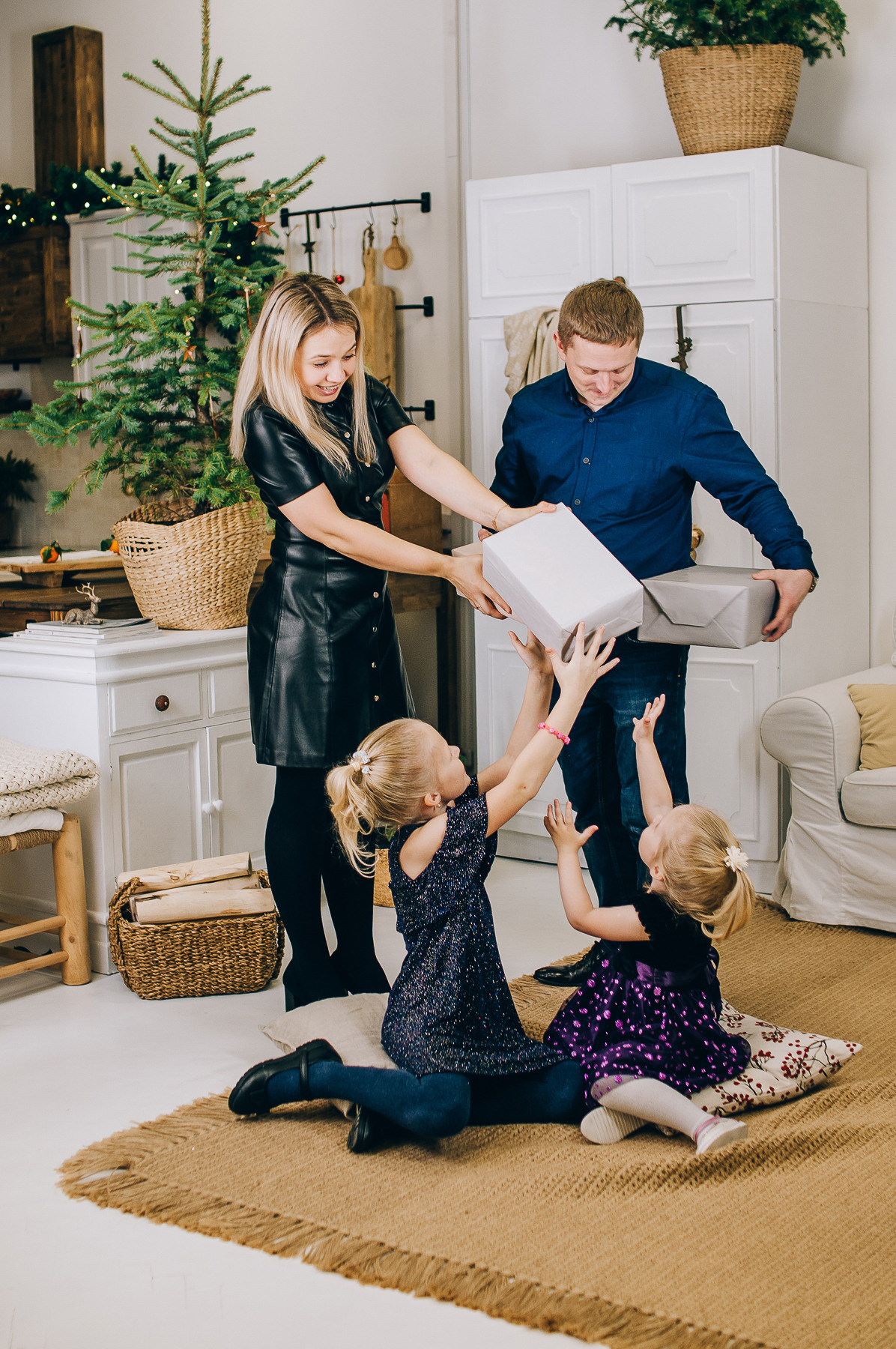 New Year_Саша, Аня и дети. Свадебный и семейный фотограф в Минске Яна Новак