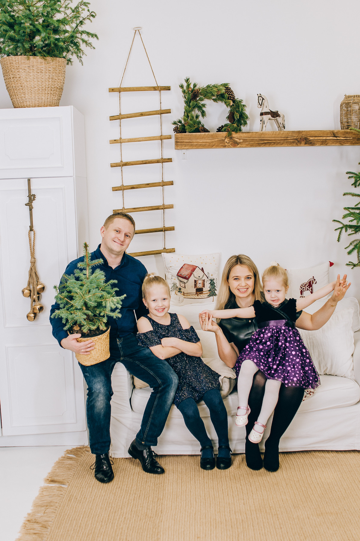 New Year_Саша, Аня и дети. Свадебный и семейный фотограф в Минске Яна Новак