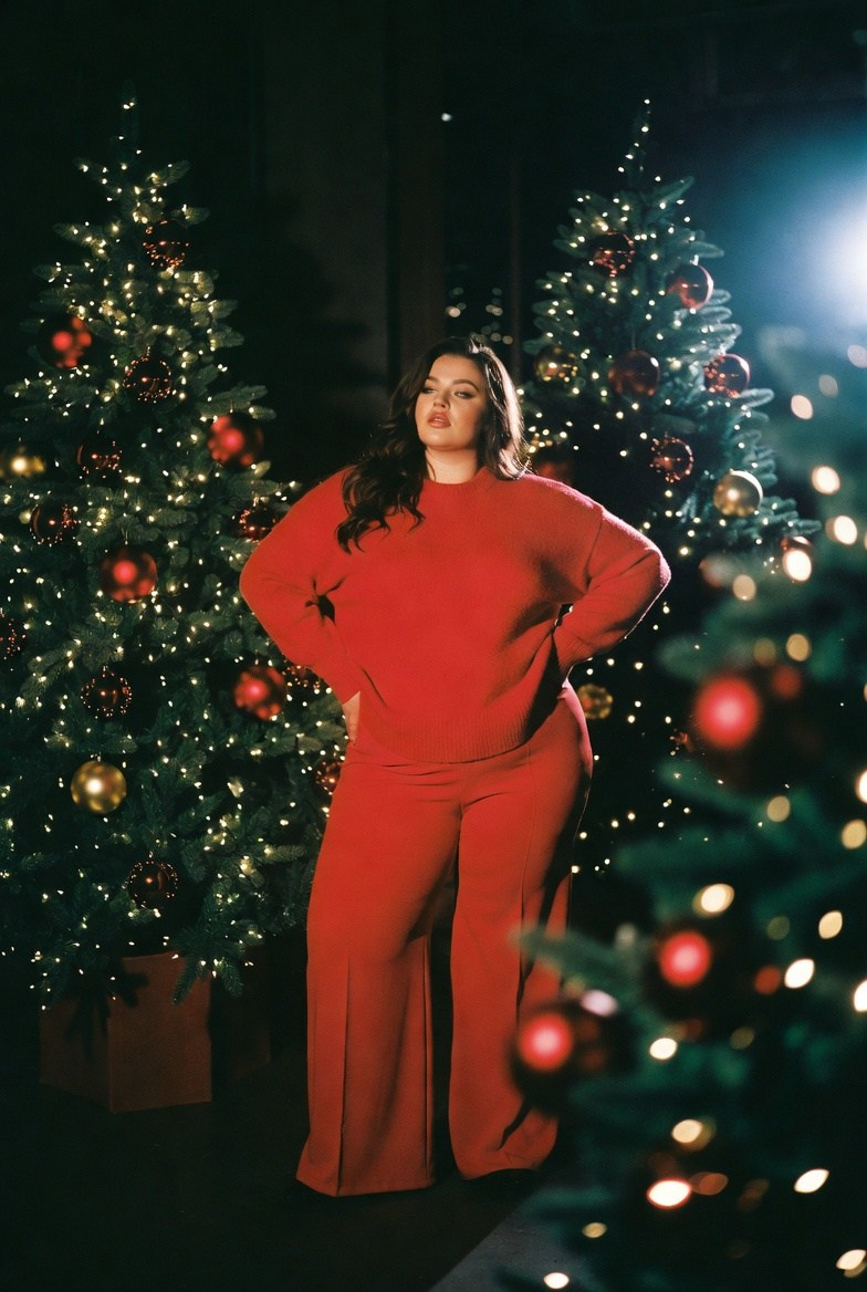 Плюс сайз в красном