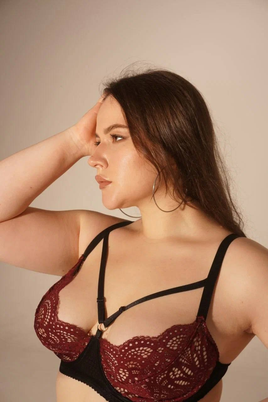 Модель plus size для предметной съемки Регина Б. Москва | Sale Easy