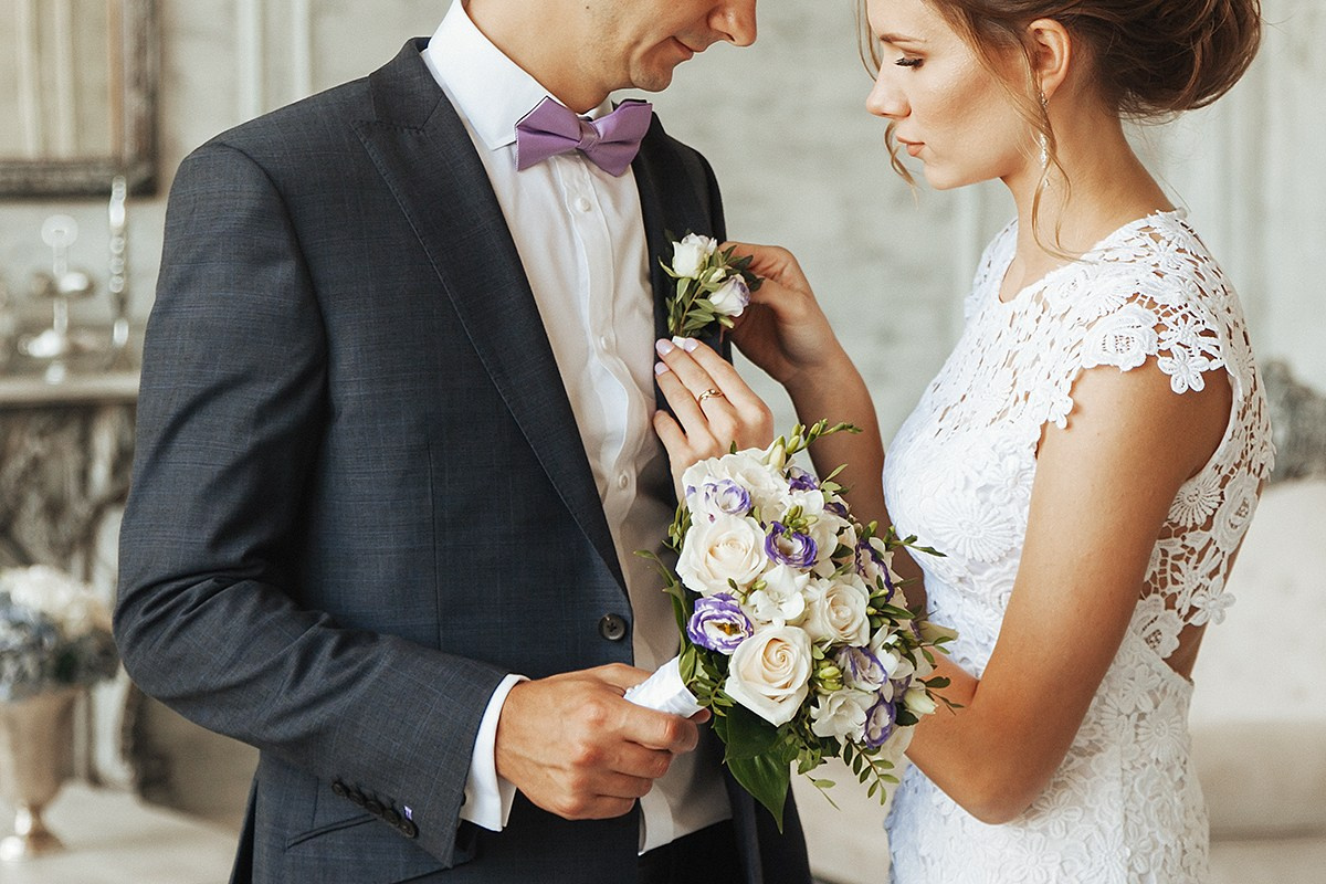 свадебный торт заказать, свадебный букет купить, костюм для жениха на свадьбу, свадебный салон спб, бутоньерка на свадьбу, где провести свадьбу в спб