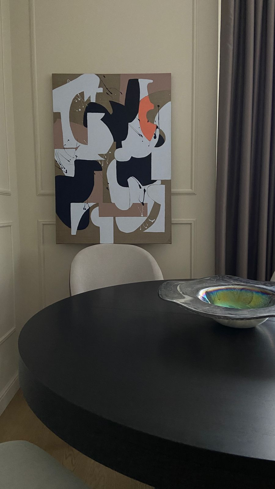 Фото. Художник-абстракционист Ольга Рикун. Москва