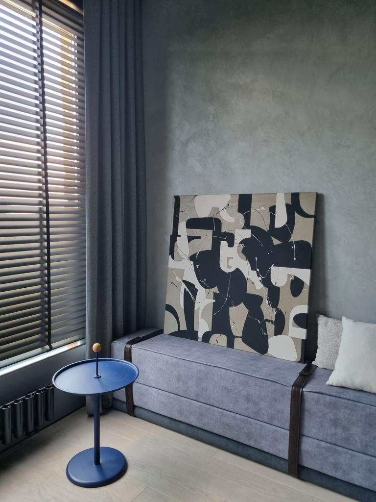 Фото. Художник-абстракционист Ольга Рикун. Москва