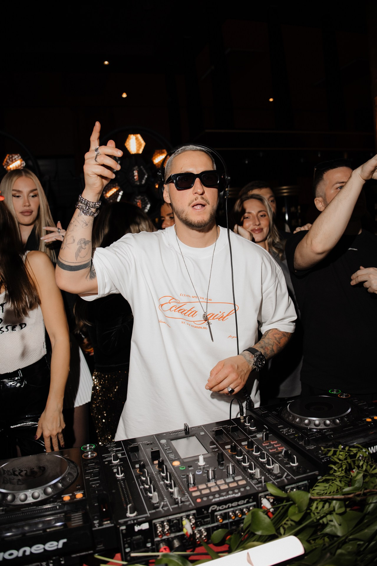 Aiwaska Buddha bar. VICTORIA SHU