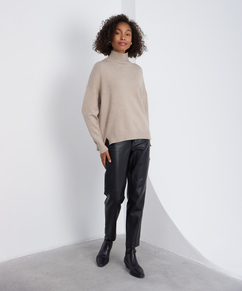 Каталог Evdokia official. Фотограф для брендов одежды в Москве Diana Polupanenko