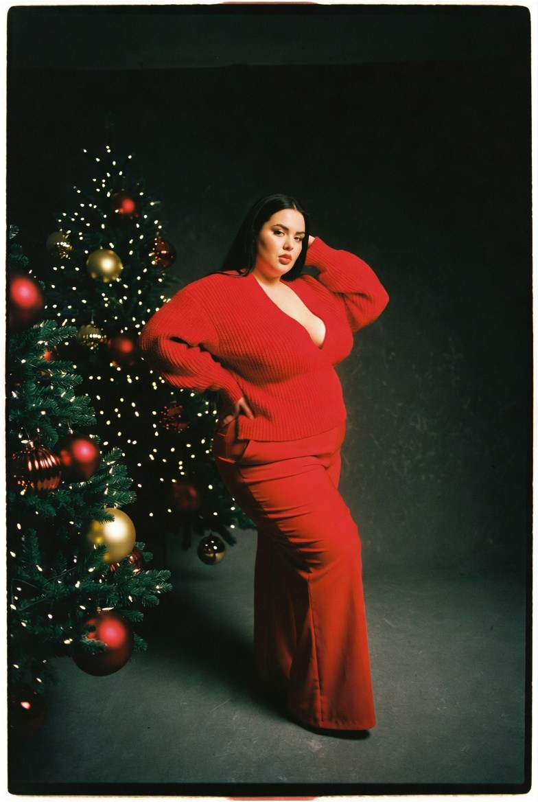 Плюс сайз в красном