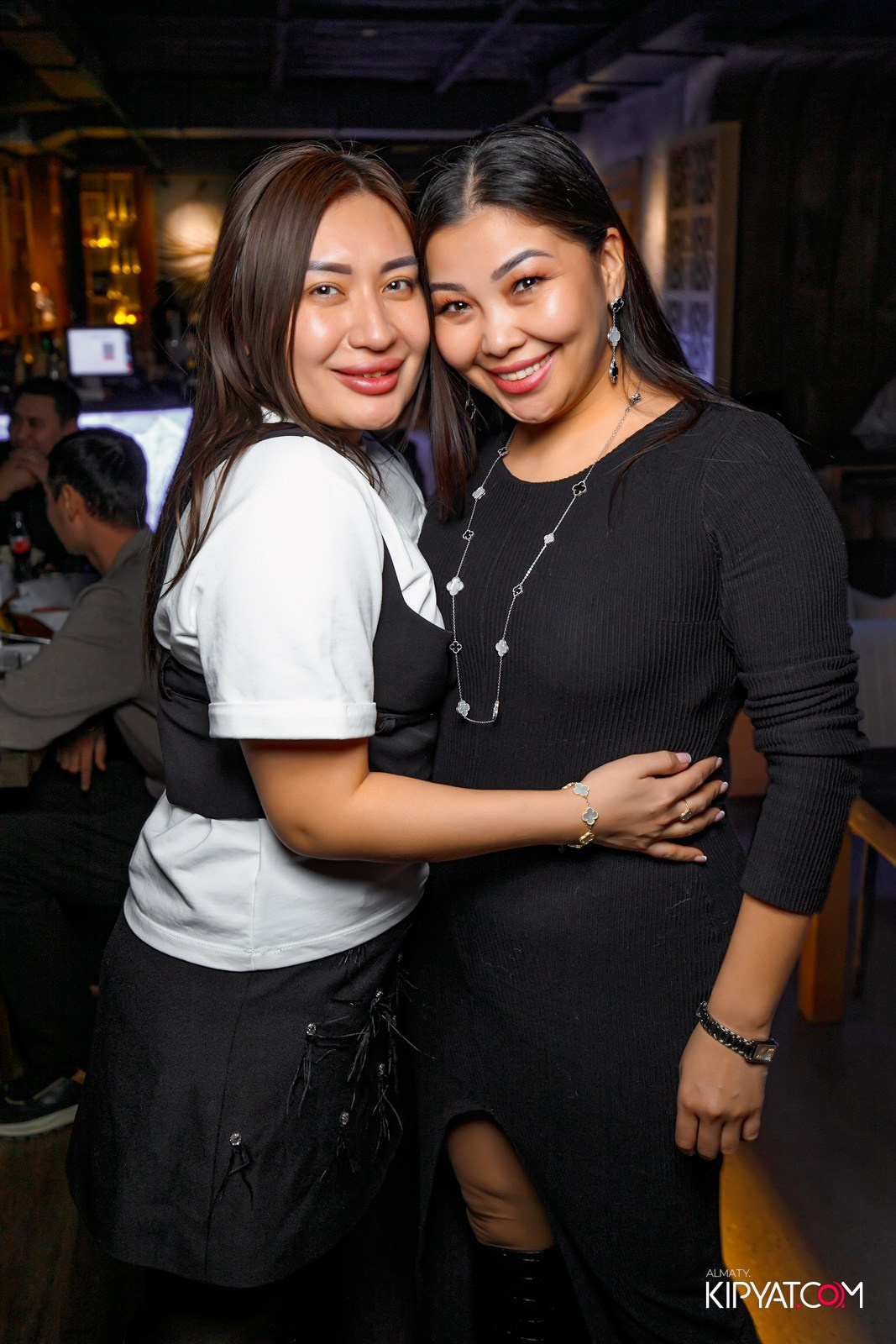 LAUREATE GRAND CAFE. КИПЯТКОМ АЛМАТЫ!