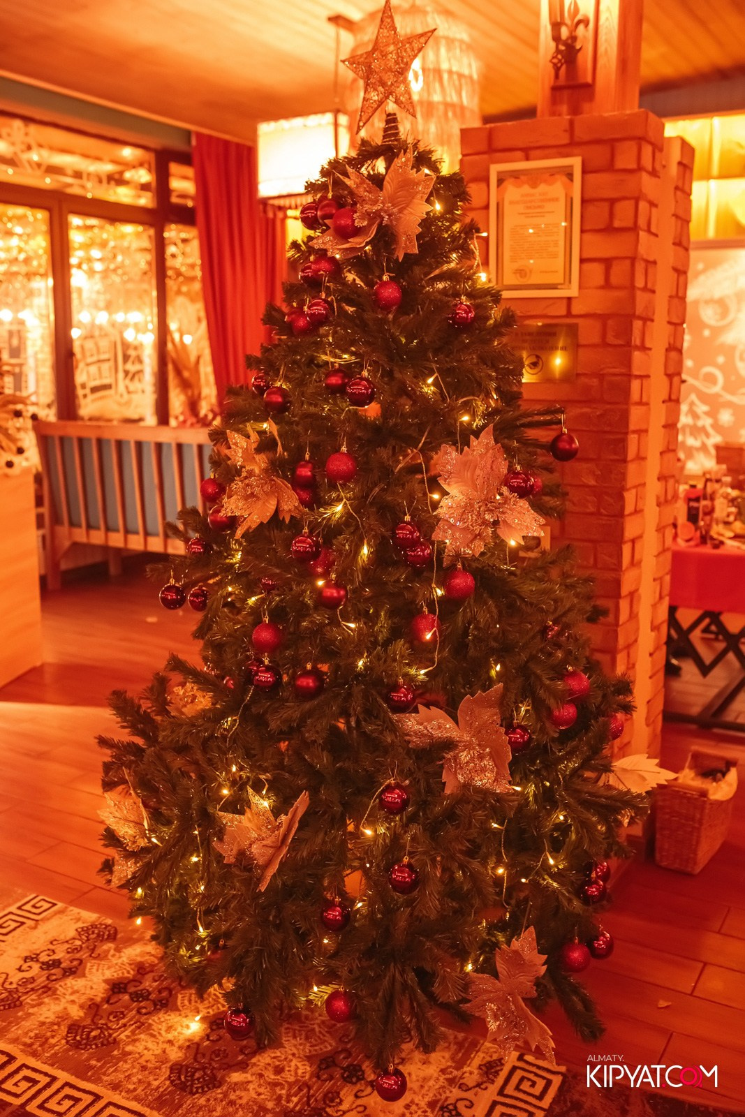 ГРУЗИНСКИЙ ДВОР НА КАБАНБАЙ БАТЫРА. КИПЯТКОМ АЛМАТЫ!