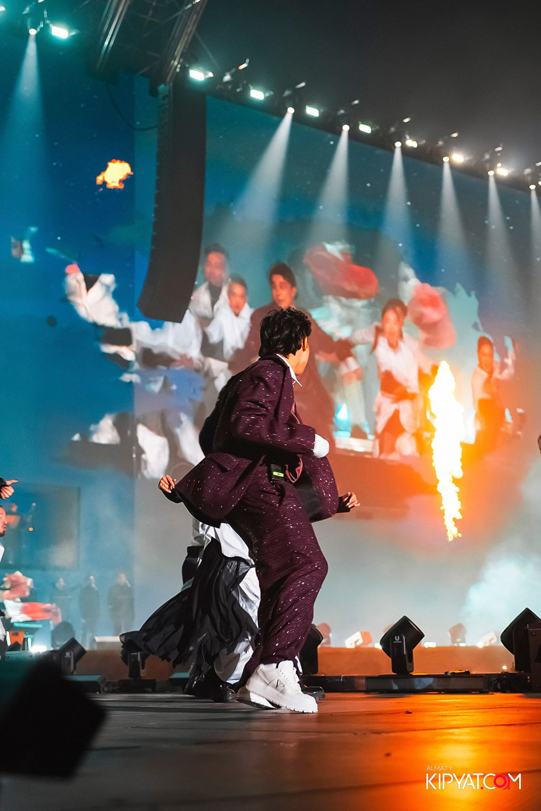 КОНЦЕРТ МИРАСА ЖУГУНУСОВА НА ЦЕНТРАЛЬНОМ СТАДИОНЕ. КИПЯТКОМ АЛМАТЫ!