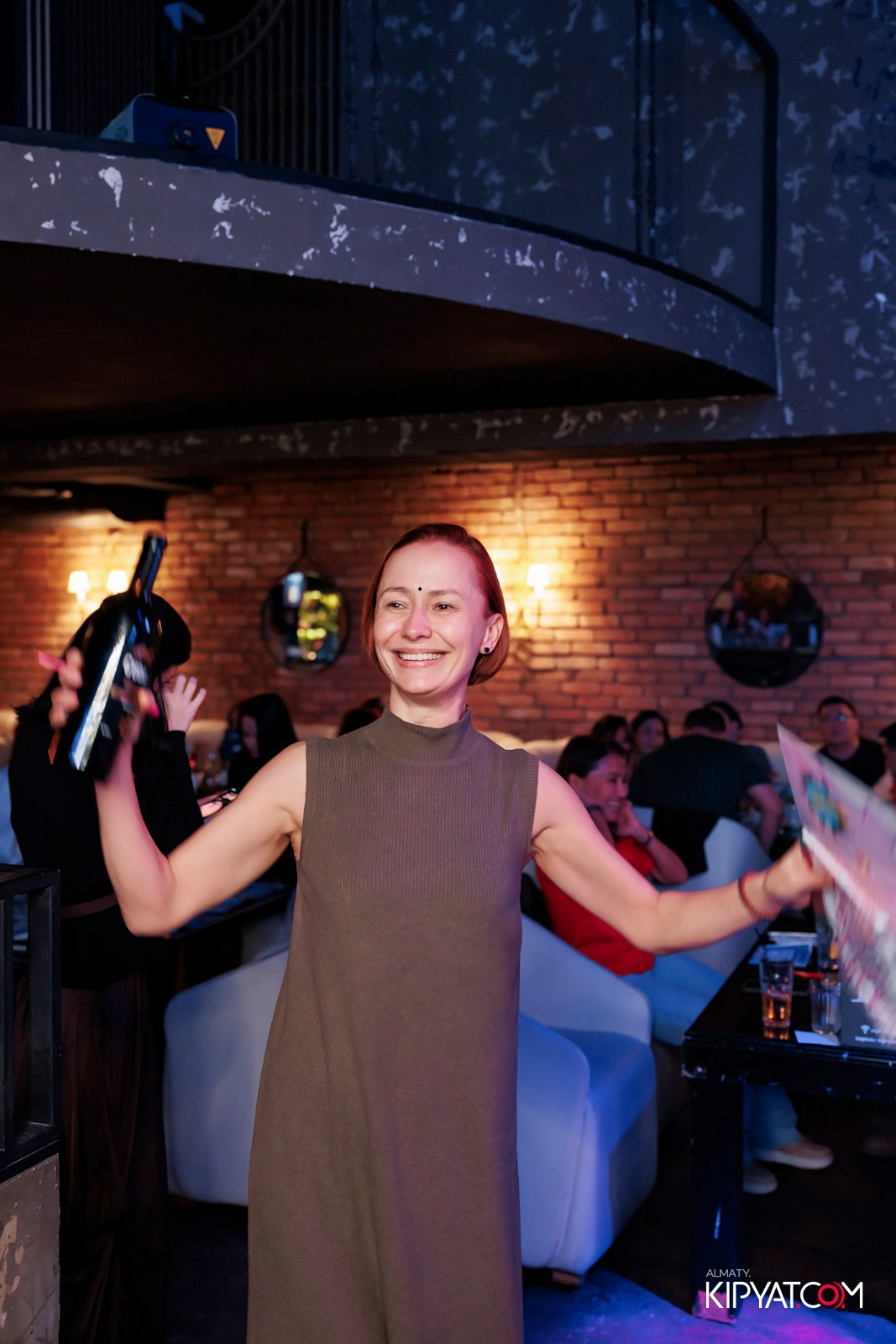 МУЗЫКАЛЬНОЕ ЛОТО В HIT RETRO. КИПЯТКОМ АЛМАТЫ! Фотосъемка мероприятий в Алматы