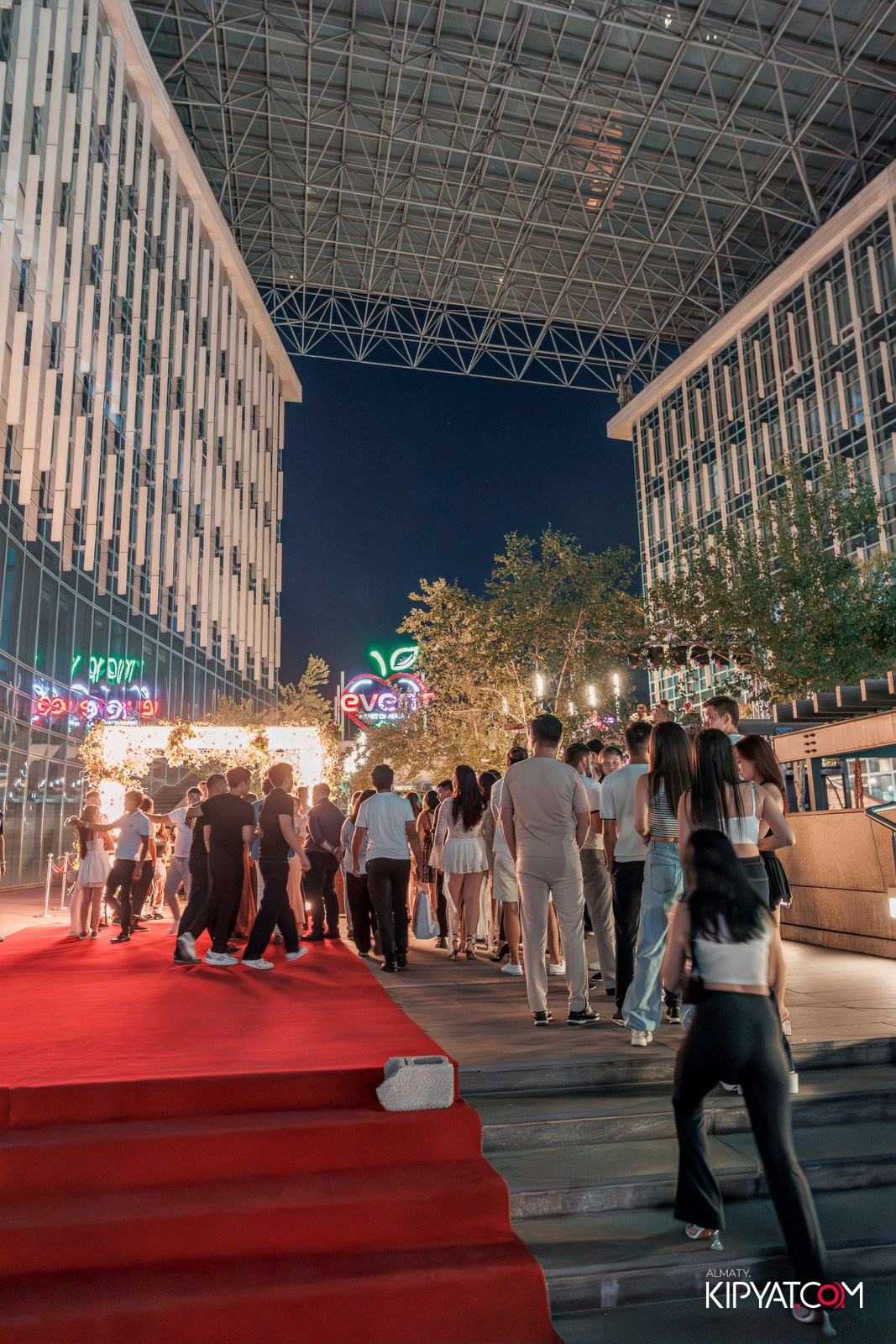 EVENT BAR. КИПЯТКОМ АЛМАТЫ!