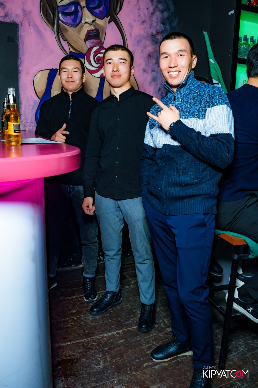 UYAT EMES BAR. КИПЯТКОМ АЛМАТЫ! Фотосъемка мероприятий в Алматы