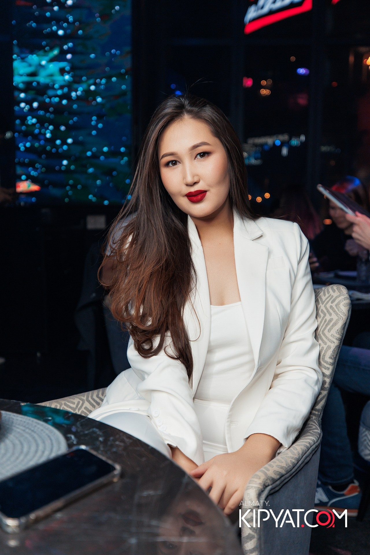 Friends bar & terrace. КИПЯТКОМ АЛМАТЫ!