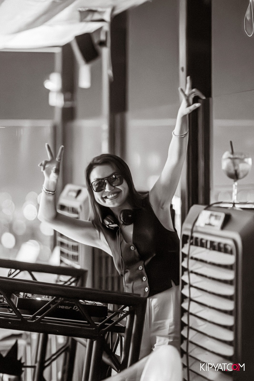 ВЫСТУПЛЕНИЕ DJ SUNQAR DJ BONI В SUNQAR BAR & RESTAURANT. КИПЯТКОМ АЛМАТЫ!