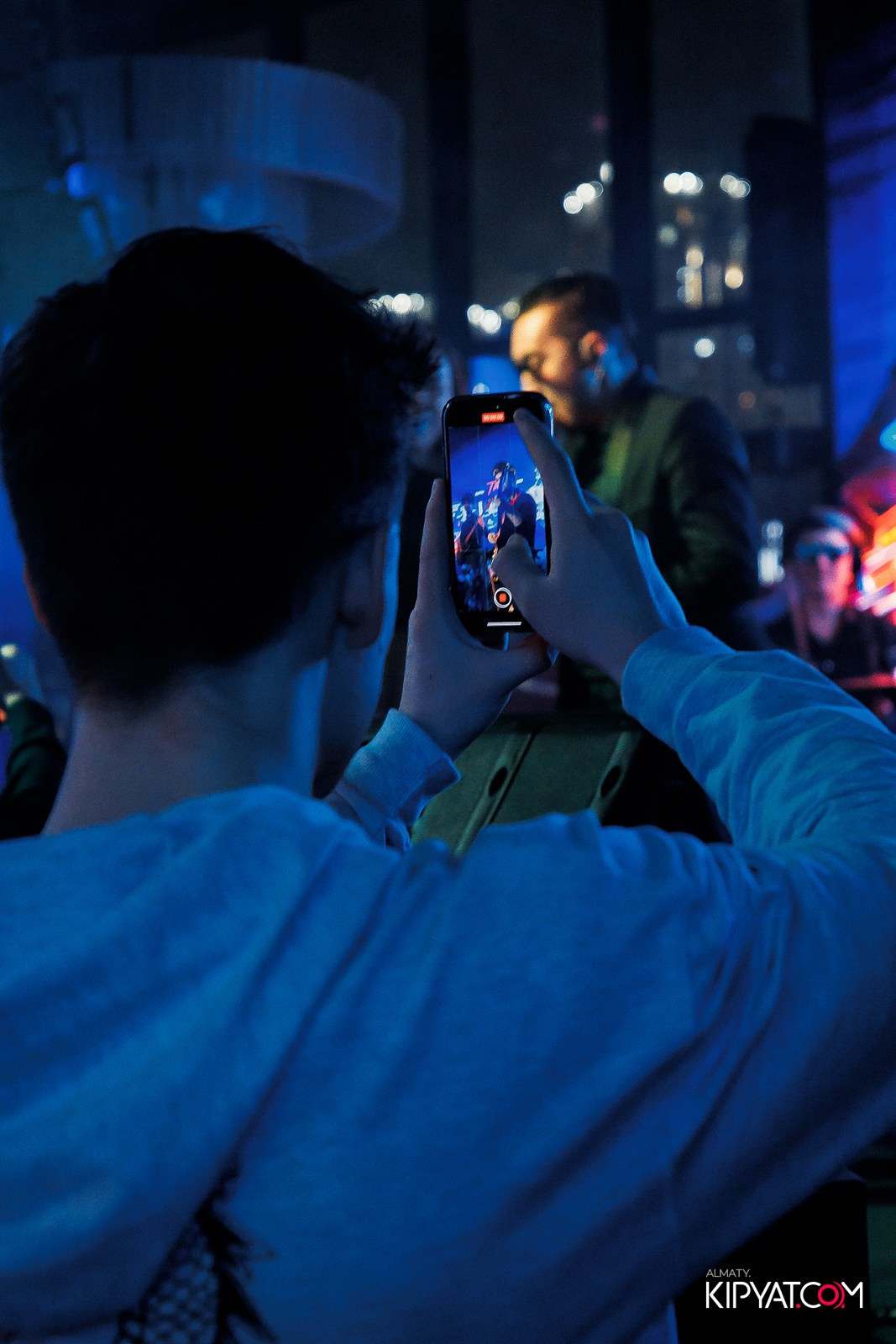 FRIENDS BAR & TERRACE. КИПЯТКОМ АЛМАТЫ!