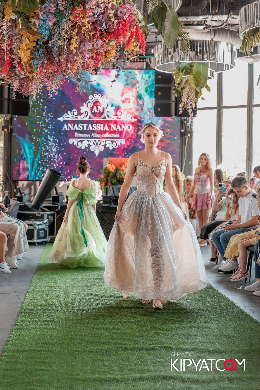 PROM KIDS FASHION SHOW. КИПЯТКОМ АЛМАТЫ!
