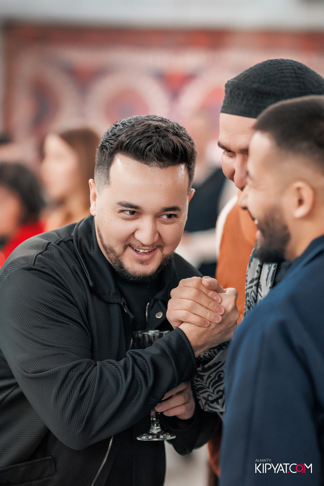 FASHION ПОКАЗ, КАЗАХСКОЙ НАЦИОНАЛЬНОЙ ОДЕЖДЫ. КИПЯТКОМ АЛМАТЫ!