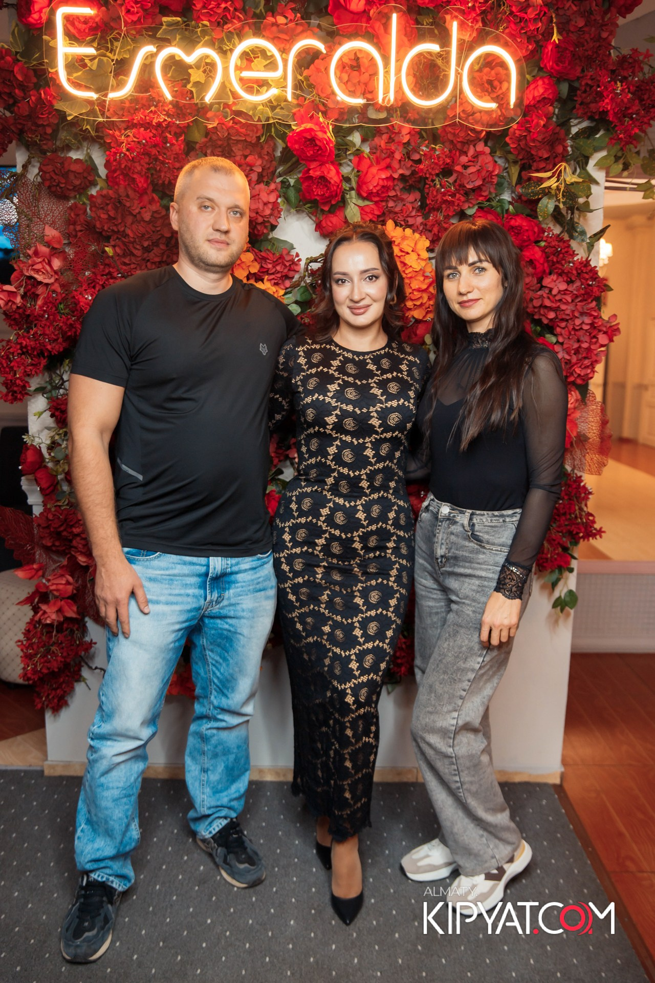 ДЕНЬ РОЖДЕНИЯ КАФЕ ЭСМИРАЛЬДА. КИПЯТКОМ АЛМАТЫ!