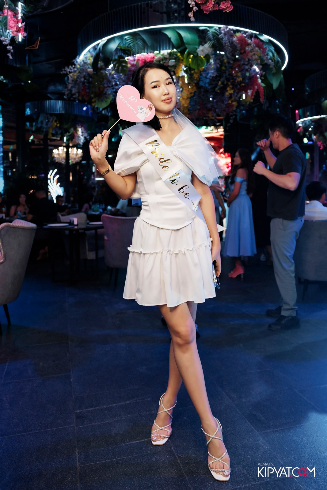 FRIENDS BAR & TERRACE. КИПЯТКОМ АЛМАТЫ!