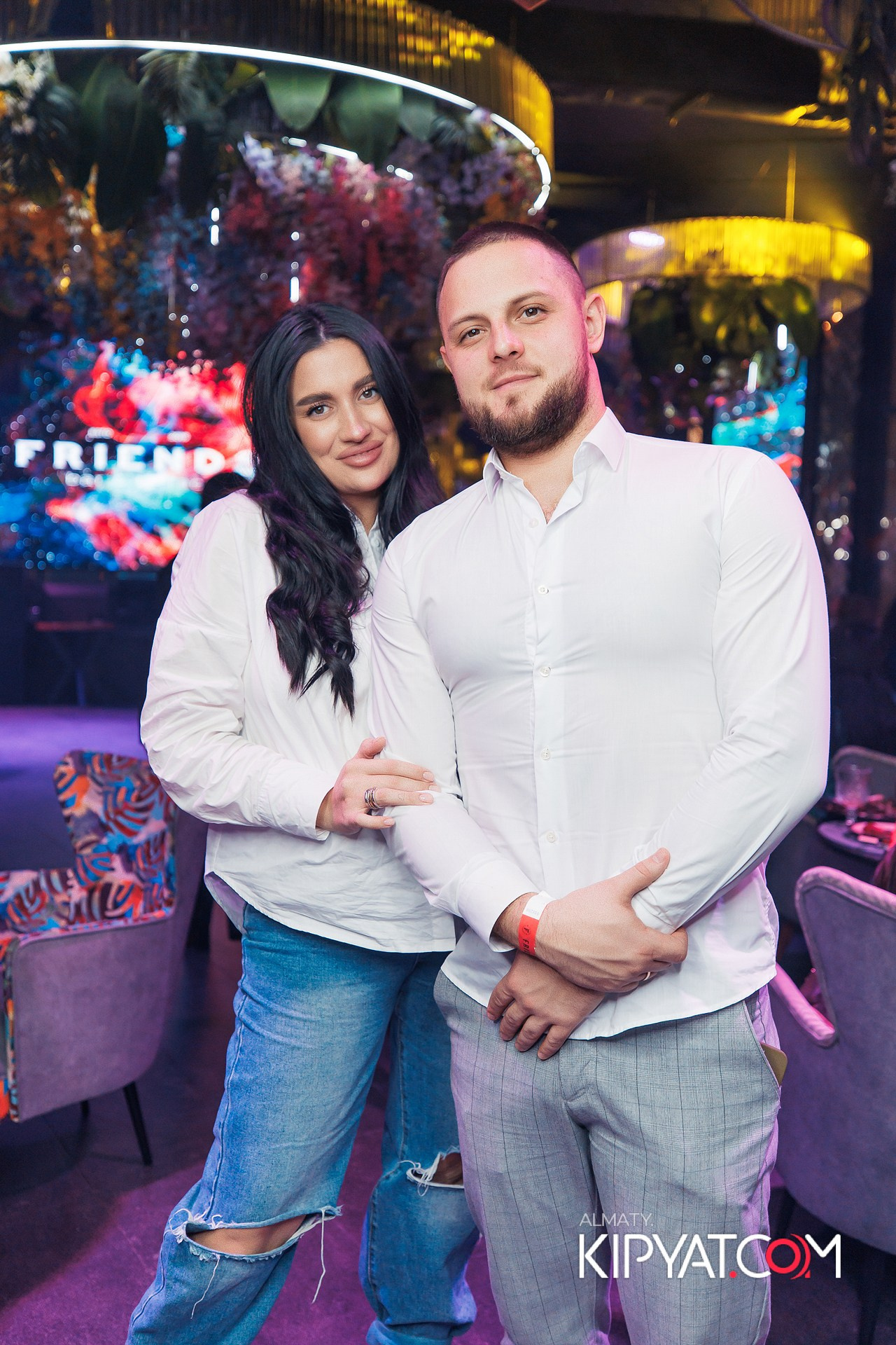 FRIENDS BAR & TERRACE. КИПЯТКОМ АЛМАТЫ!