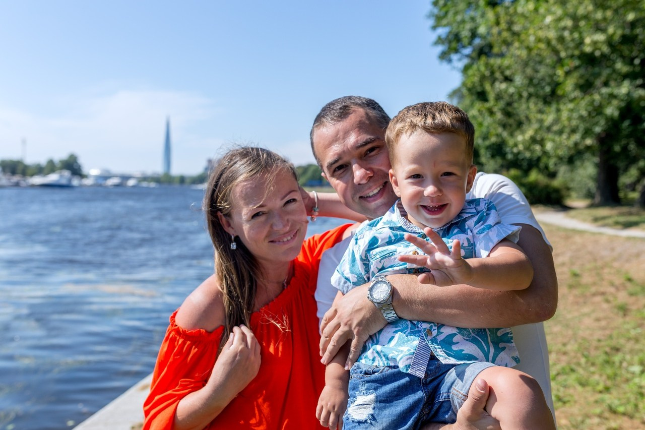 «Лето, семья, парк: идеальная фотосессия». Свадебный и Репортажный фотограф в Санкт-Петербурге