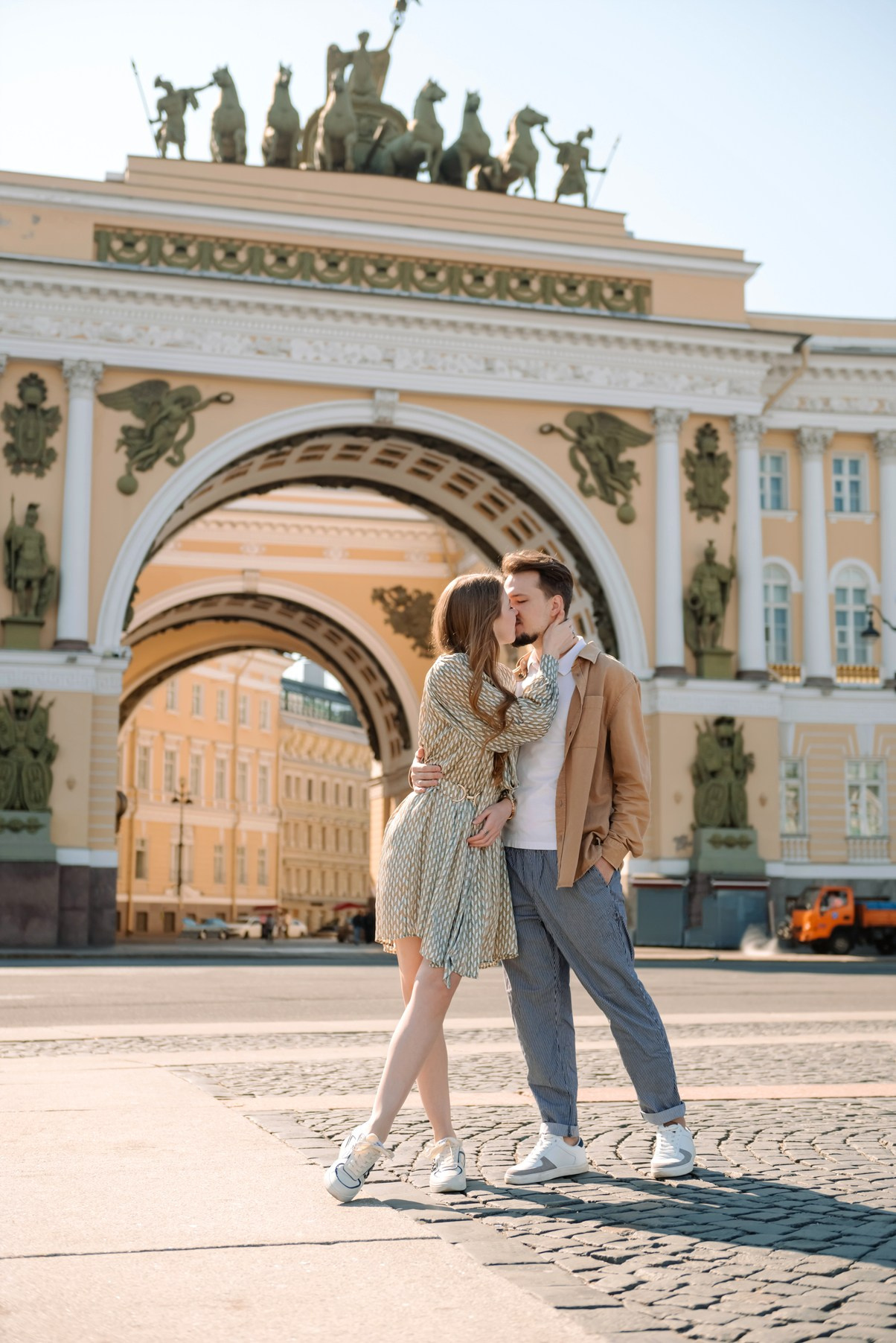 Фотосессия с парнем на Дворцовой площади. Свадебный и семейный фотограф в Санкт-Петербурге (Спб) Елена Худякова