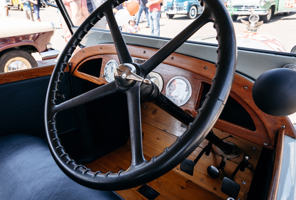 Oldtimer Rally in Minsk, 2019. Andrei Bortnikau photographer in Tbilisi, Georgia