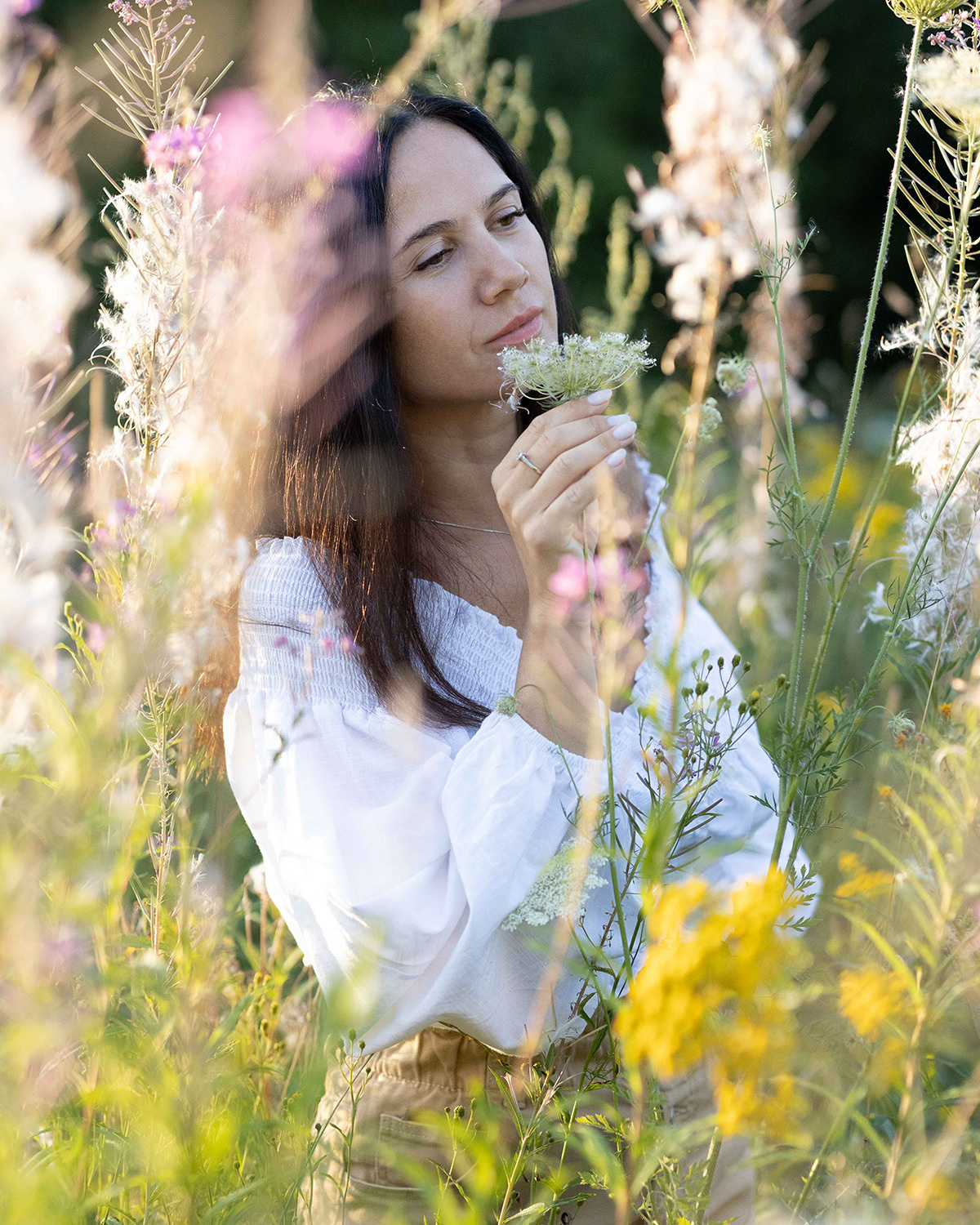 Фото с полевыми цветами. Портретный фотограф Екатерина Лысенко, Москва