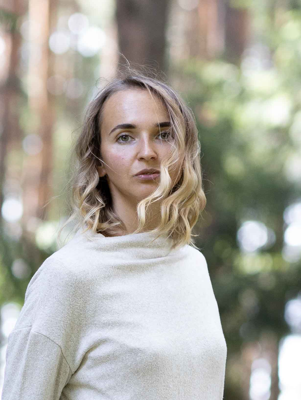 Люба и Гермес. Фотосессия в лесу. Портретный фотограф Екатерина Лысенко, Москва