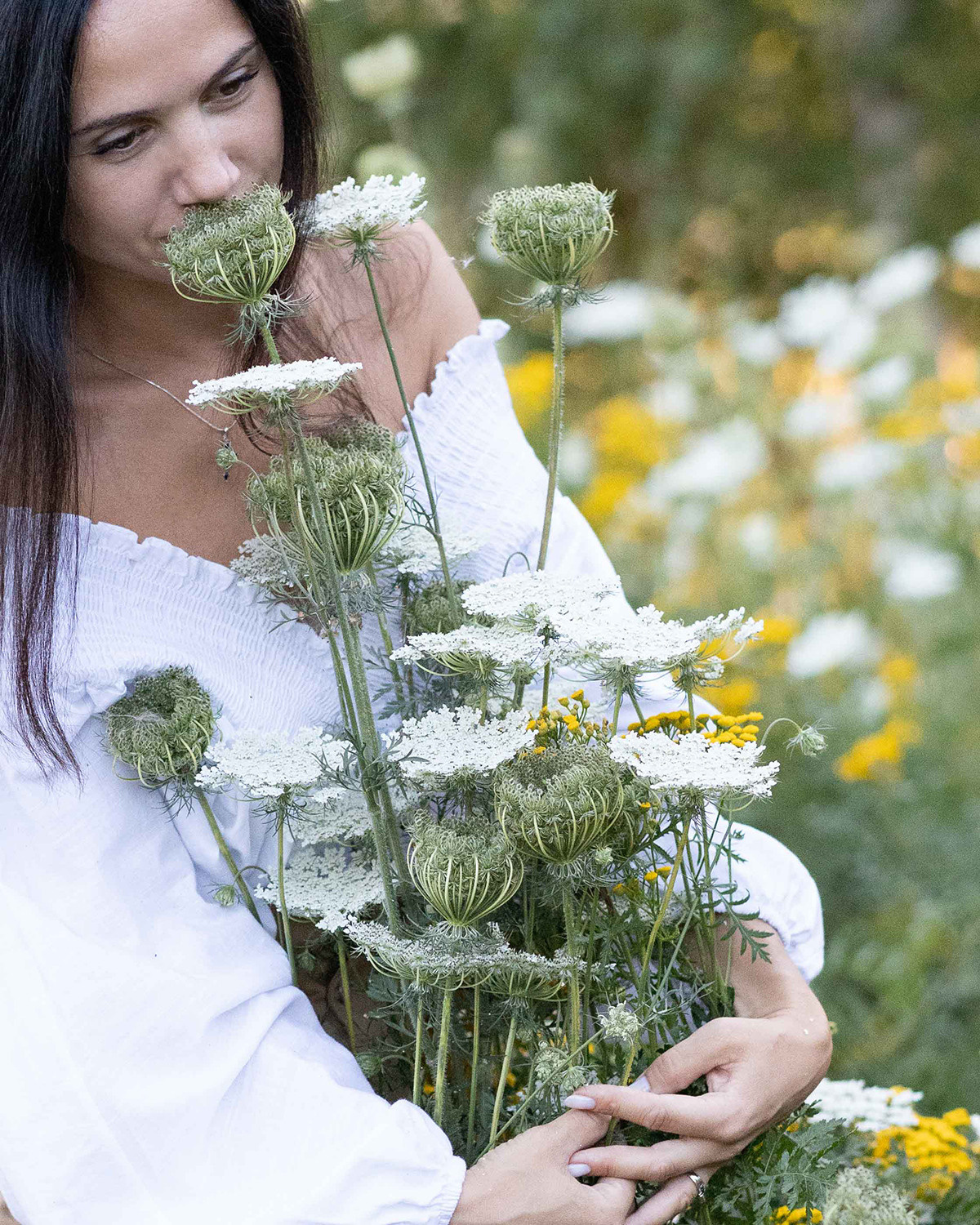 Фото с полевыми цветами. Портретный фотограф Екатерина Лысенко, Москва